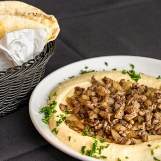 Hummus with Meat