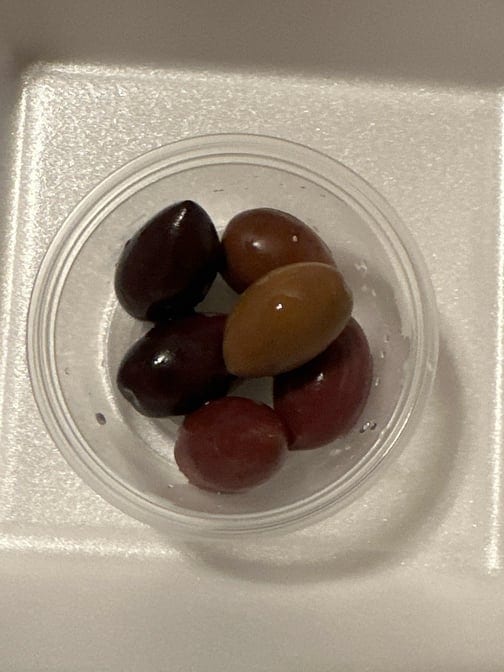 Olives (6 Pieces).